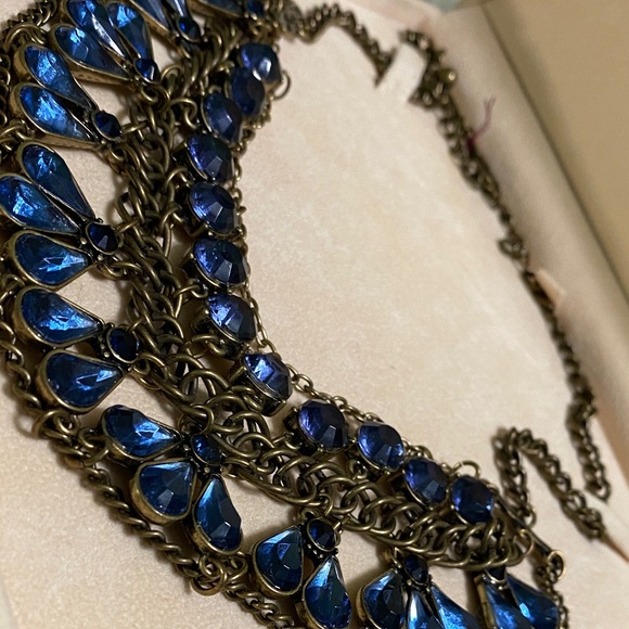 Veronese statement necklace - Picture 7 of 8